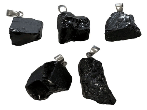 kristali surov obesek iz kristalov obesek podragi kamni obeski iz kristalov poldragi kamni obeski crni obsidian talisman iz kristalov črni obsidian talisman poldragi kamni obsidian